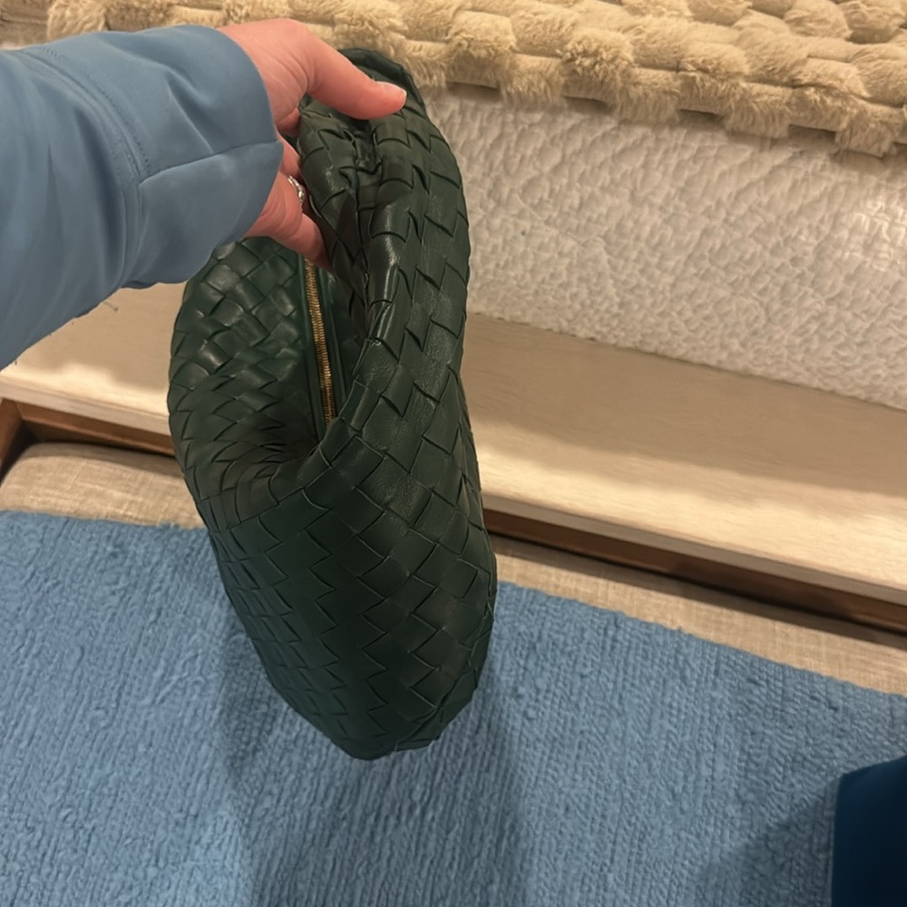 BOTTEGA VENETA Teen Jodie raintree green. Used once. Comes with receipt - Picture 4 of 11